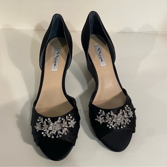 Nina New York Black Emiko Ornamented Wedge           Size 10M - Picture 2 of 8